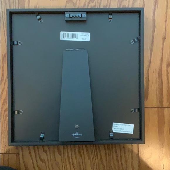 Brown hallmark picture frame. - Picture 2 of 2